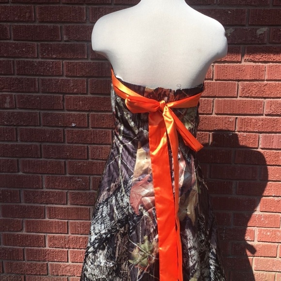 Formals etc Camo wedding dress - Picture 4 of 6